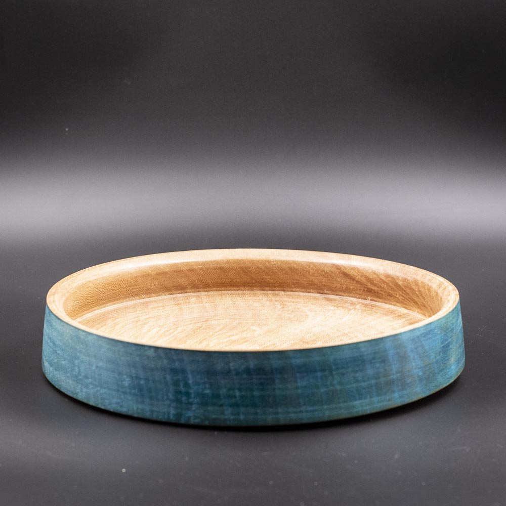 Plat en platane teinté bleu