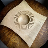 Plat en platane desaxé - pièce unique