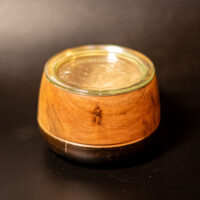 Boite noyer couvercle verre