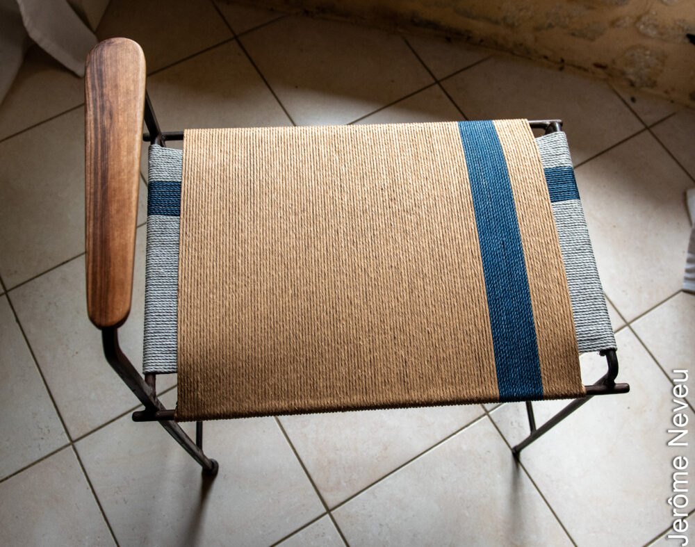 tabouret tressé accoudoir noyer Tabouret accoudoir noyer