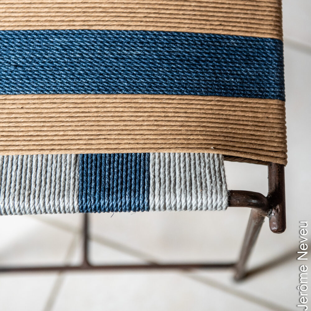 tabouret tressé accoudoir noyer-4 Tabouret accoudoir noyer