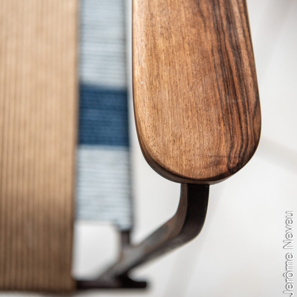 tabouret tressé accoudoir noyer-5 Tabouret accoudoir noyer